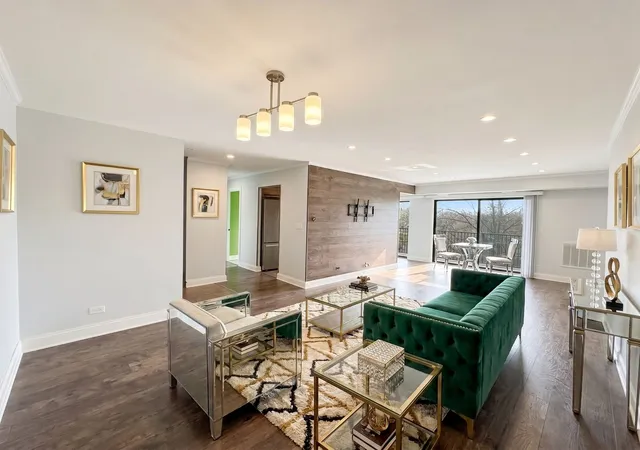 Photo 3 of Condo for sale at 502 W Huntington Cmns Rd #438, Mount Prospect, IL 60056 | MLS# 12759904 | Listing updated on 2026-09-21