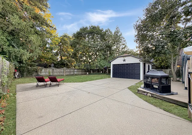Photo 3 of Single family home for sale at 1569 W Stephenson St, Freeport, IL 61032 | MLS# 12759906 | Listing updated on 2026-09-23