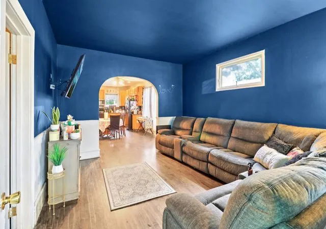 Photo 2 of Single family home for sale at 617 Hirsch Ave, Calumet City, IL 60409 | MLS# 12759907 | Listing updated on 2026-09-21