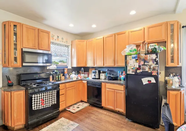 Photo 4 of Single family home for sale at 617 Hirsch Ave, Calumet City, IL 60409 | MLS# 12759907 | Listing updated on 2026-09-21