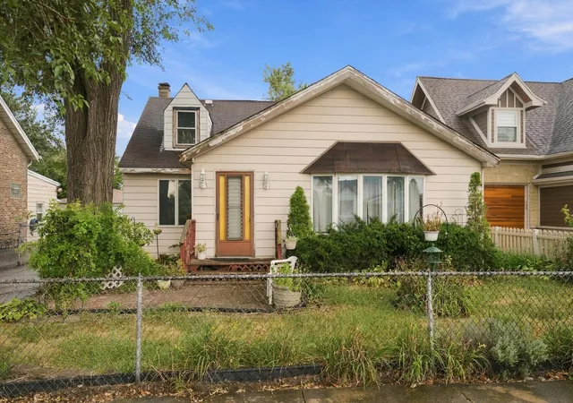 Photo 1 of Single family home for sale at 7042 W 74th Street, Chicago, IL 60638 | MLS# 12759912 | Listing updated on 2026-09-25