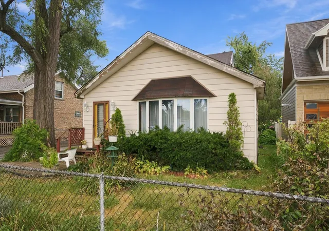 Photo 3 of Single family home for sale at 7042 W 74th Street, Chicago, IL 60638 | MLS# 12759912 | Listing updated on 2026-09-25