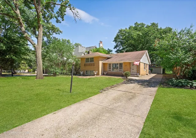 Photo 1 of Land for sale at 21 N Quincy St, Hinsdale, IL 60521 | MLS# 12759916 | Listing updated on 2026-09-22