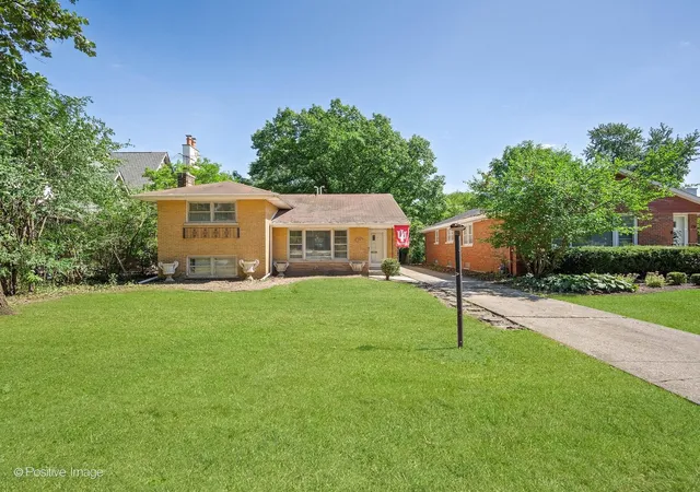 Photo 2 of Land for sale at 21 N Quincy St, Hinsdale, IL 60521 | MLS# 12759916 | Listing updated on 2026-09-22