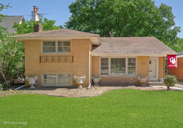 Photo 3 of Land for sale at 21 N Quincy St, Hinsdale, IL 60521 | MLS# 12759916 | Listing updated on 2026-09-22
