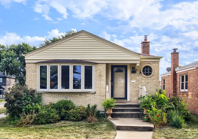 Single family home for sale at 3901 W 107th Street, Chicago, IL 60655 | MLS# 12759929