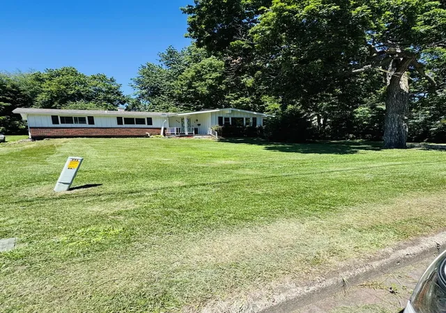 Photo 1 of Single family home for sale at 458 N West St, Galesburg, IL 61401 | MLS# 12759941 | Listing updated on 2026-10-07