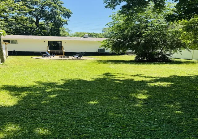 Photo 3 of Single family home for sale at 458 N West St, Galesburg, IL 61401 | MLS# 12759941 | Listing updated on 2026-10-07