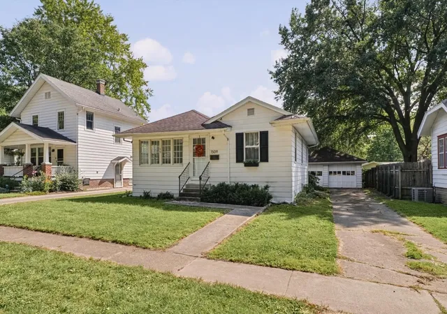 Photo 3 of Single family home for sale at 1509 W Clark St, Champaign, IL 61821 | MLS# 12759951 | Listing updated on 2026-10-09