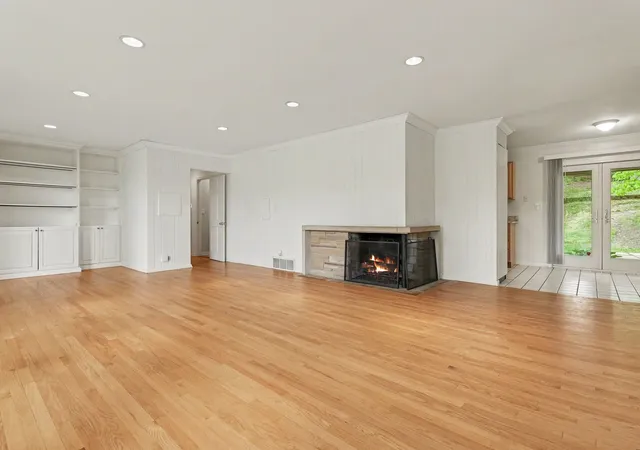 Photo 4 of Single family home for sale at 61 Timberlake Rd, Barrington, IL 60010 | MLS# 12759954 | Listing updated on 2026-09-21