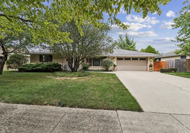 Photo 1 of Single family home for sale at 1006 Maitland Dr, Lockport, IL 60441 | MLS# 12759966 | Listing updated on 2026-09-17