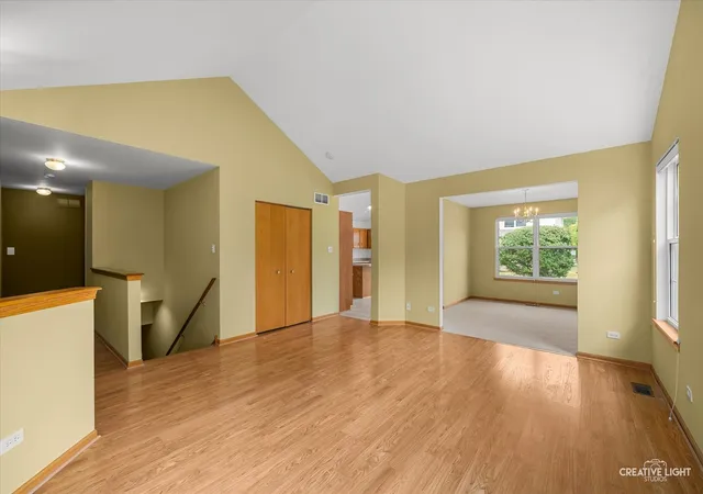 Photo 3 of Townhouse for sale at 1020 Duran Ct, Joliet, IL 60431 | MLS# 12759967 | Listing updated on 2026-09-23
