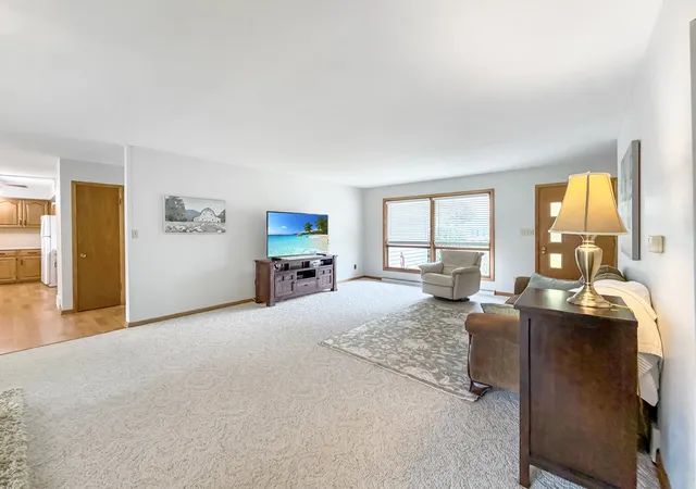 Photo 4 of Single family home for sale at 1353 Empire Ct, Freeport, IL 61032 | MLS# 12759969 | Listing updated on 2026-09-23