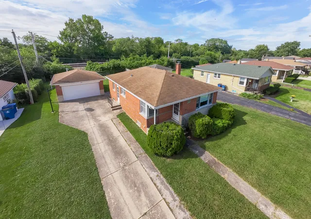 Photo 3 of Single family home for sale at 514 W Center St, Itasca, IL 60143 | MLS# 12759971 | Listing updated on 2026-09-21