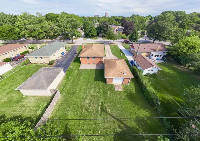 Photo 3 of Single family home for sale at 514 W Center St, Itasca, IL 60143 | MLS# 12759971 | Listing updated on 2026-09-21