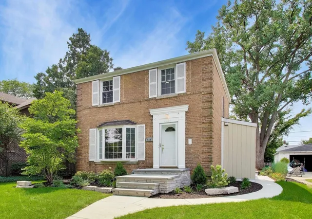 Photo 3 of Single family home for sale at 310 S Delphia Ave, Park Ridge, IL 60068 | MLS# 12759980 | Listing updated on 2026-09-21