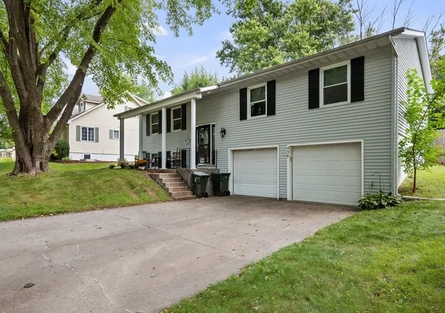 Photo 1 of Sale Pending at 456 Oakwood Pl, Geneseo, IL 61254 | MLS# 12759987 | Listing updated on 2026-09-28