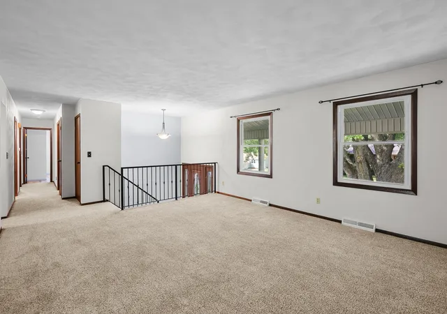 Photo 4 of Sale Pending at 456 Oakwood Pl, Geneseo, IL 61254 | MLS# 12759987 | Listing updated on 2026-09-28