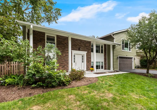 Single family home for sale at 28 Ashlawn Ave, Oswego, IL 60543 | MLS# 12760012