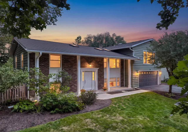 Photo 1 of Single family home for sale at 28 Ashlawn Ave, Oswego, IL 60543 | MLS# 12760012 | Listing updated on 2026-10-22