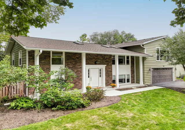 Photo 1 of Single family home for sale at 28 Ashlawn Ave, Oswego, IL 60543 | MLS# 12760012 | Listing updated on 2026-10-28