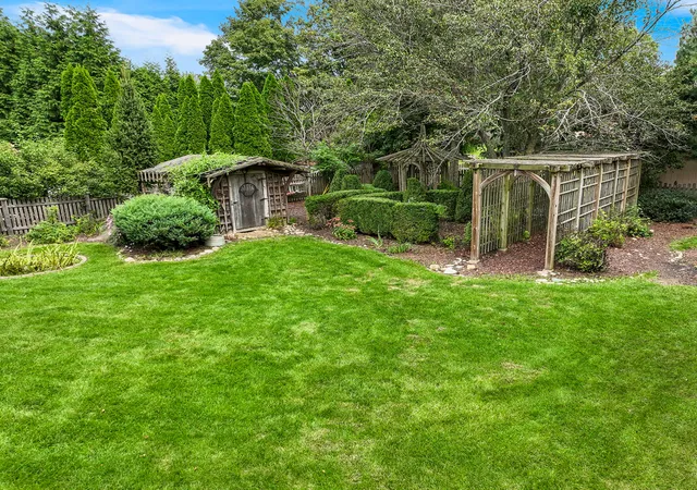 Photo 3 of Single family home for sale at 28 Ashlawn Ave, Oswego, IL 60543 | MLS# 12760012 | Listing updated on 2026-10-22