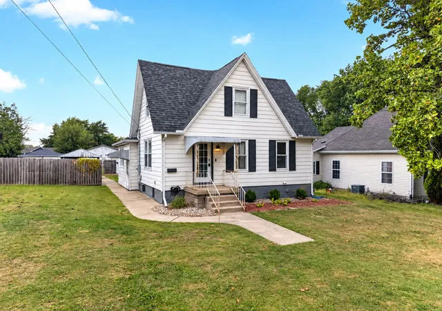 Photo 1 of Single family home for sale at 1008 Painter St, Streator, IL 61364 | MLS# 12760018 | Listing updated on 2026-09-23