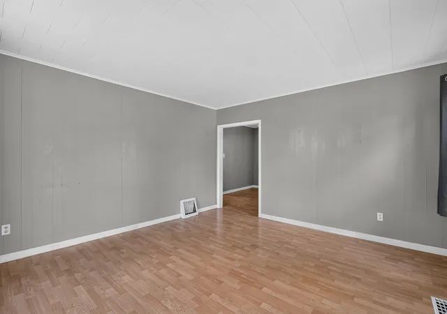Photo 4 of Single family home for sale at 1008 Painter St, Streator, IL 61364 | MLS# 12760018 | Listing updated on 2026-09-23