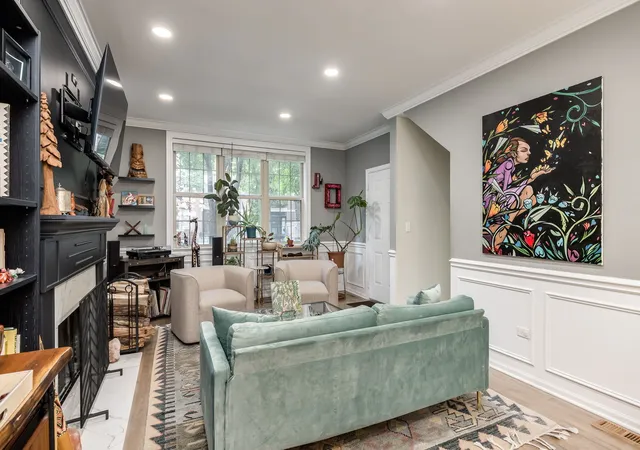 Photo 4 of Condo for sale at 2710 W Haddon Ave #1, Chicago, IL 60622 | MLS# 12760023 | Listing updated on 2026-09-16