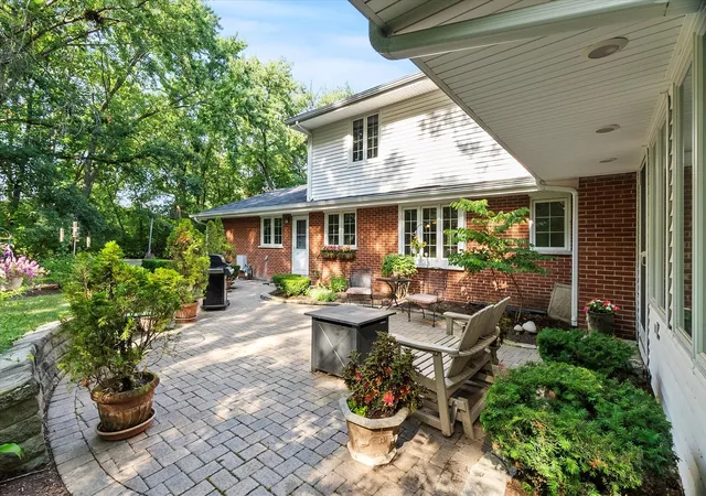 Photo 3 of Single family home for sale at 3 Old Crk Rd, Palos Park, IL 60464 | MLS# 12760052 | Listing updated on 2026-09-21