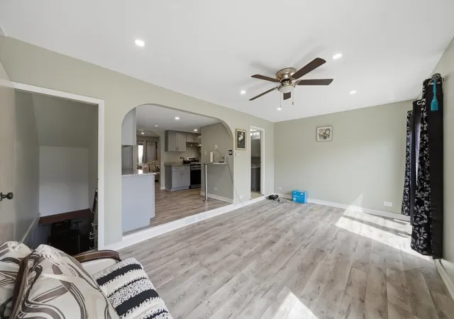 Photo 3 of Townhouse for sale at 20 Ottawa Ct, Justice, IL 60458 | MLS# 12760055 | Listing updated on 2026-09-21