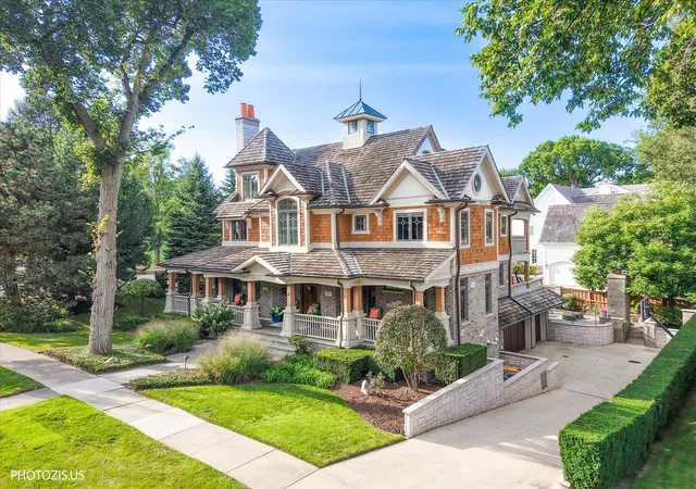 Photo 1 of Mansion for sale at 427 W Walnut St, Hinsdale, IL 60521 | MLS# 12760060 | Listing updated on 2026-09-27