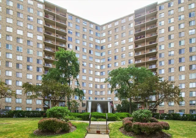 Condo for sale at 6833 N Kedzie Ave #914, Chicago, IL 60645 | MLS# 12760084