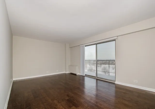 Photo 4 of Condo for sale at 6833 N Kedzie Ave #914, Chicago, IL 60645 | MLS# 12760084 | Listing updated on 2026-09-22