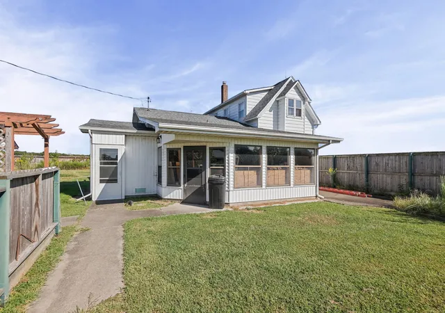 Photo 4 of Single family home for sale at 551 County Hwy 16, Cisne, IL 62823 | MLS# 12760099 | Listing updated on 2026-09-21
