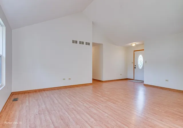 Photo 3 of Single family home for sale at 889 Redwood Dr, Elwood, IL 60421 | MLS# 12760104 | Listing updated on 2026-10-28