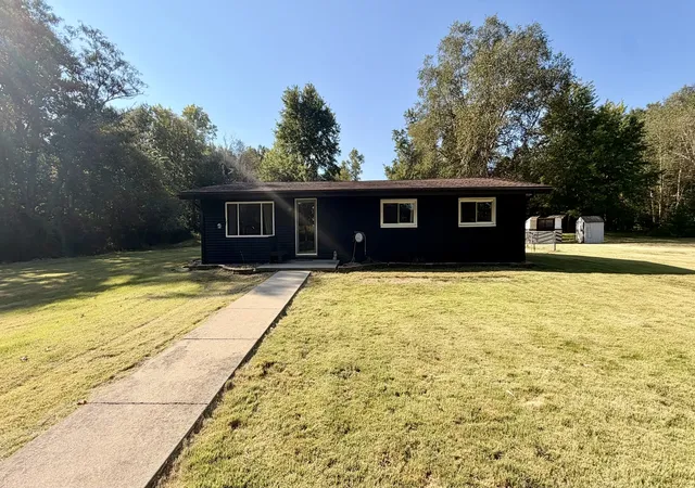 Single family home for sale at 1001 Medlin Rd, Centralia, IL 62801 | MLS# 12760106