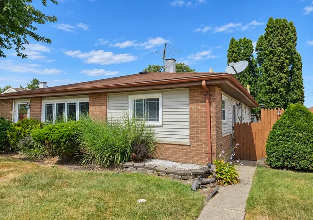 Photo 3 of Single family home for sale at 660 163rd Street, Calumet City, IL 60409 | MLS# 12760122 | Listing updated on 2026-09-21