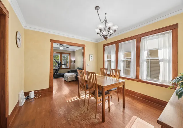 Photo 4 of Single family home for sale at 3330 Oak Ave, Brookfield, IL 60513 | MLS# 12760123 | Listing updated on 2026-10-29
