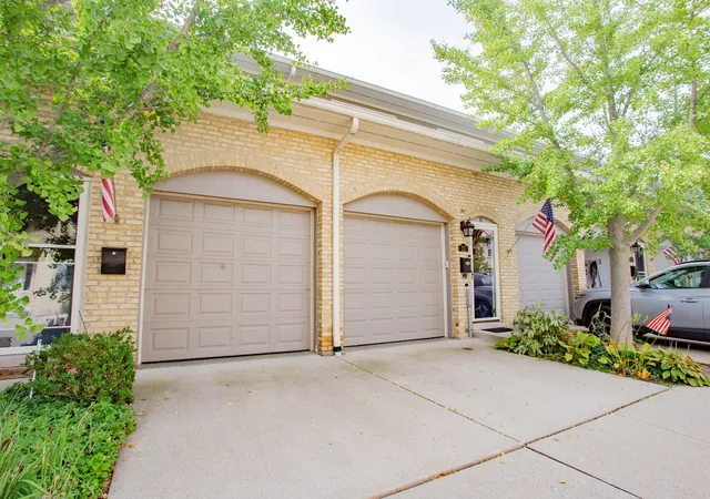 Photo 1 of Townhouse for sale at 11 Rienzi Ln, Highwood, IL 60040 | MLS# 12760125 | Listing updated on 2026-09-28