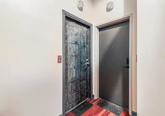 Photo 3 of Condo for sale at 2545 S Dearborn St #533, Chicago, IL 60616 | MLS# 12760133 | Listing updated on 2026-09-23