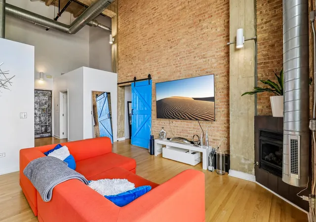 Photo 4 of Condo for sale at 2545 S Dearborn St #533, Chicago, IL 60616 | MLS# 12760133 | Listing updated on 2026-09-23