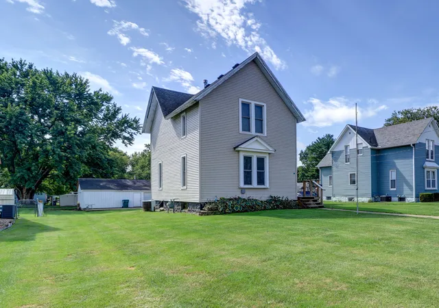 Photo 3 of Single family home for sale at 512 E 3rd Street, Rock Falls, IL 61071 | MLS# 12760134 | Listing updated on 2026-09-19