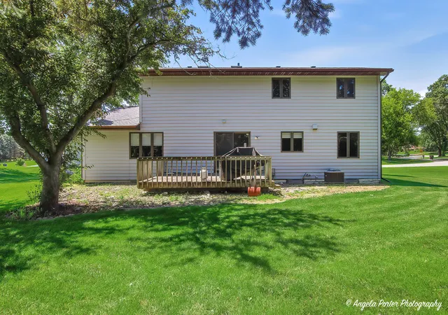 Photo 3 of Single family home for sale at 2720 N Patricia Ln, Mc Henry, IL 60051 | MLS# 12760140 | Listing updated on 2026-10-04
