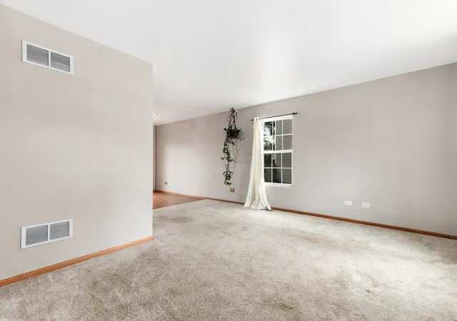 Photo 3 of Single family home for sale at 1628 Hawthorne Ridge Dr, Plainfield, IL 60586 | MLS# 12760142 | Listing updated on 2026-09-23