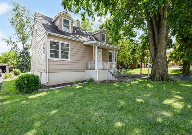 Photo 1 of Single family home for sale at 15735 Lavergne Ave, Oak Forest, IL 60452 | MLS# 12760155 | Listing updated on 2026-09-23