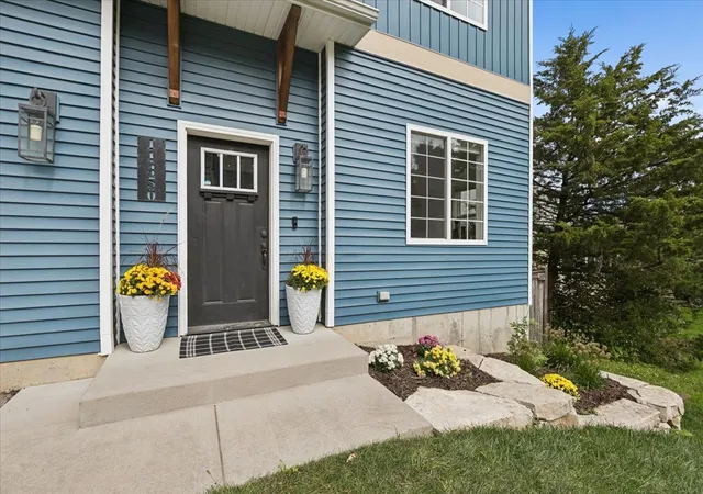 Photo 2 of Single family home for sale at 226 Juneway Ter, Lake Bluff, IL 60044 | MLS# 12760156 | Listing updated on 2026-10-02