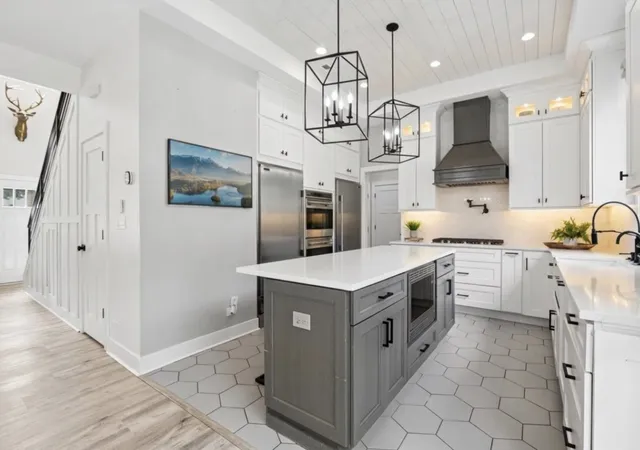 Photo 4 of Single family home for sale at 226 Juneway Ter, Lake Bluff, IL 60044 | MLS# 12760156 | Listing updated on 2026-10-02