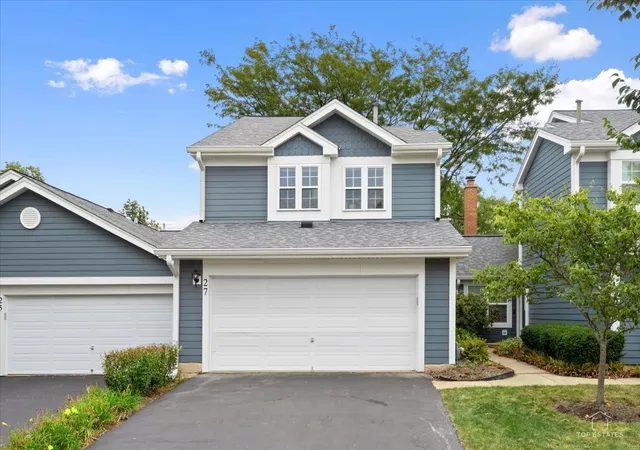 Photo 2 of Townhouse for sale at 27 Sarahs Grv Ln, Schaumburg, IL 60193 | MLS# 12760161 | Listing updated on 2026-09-23