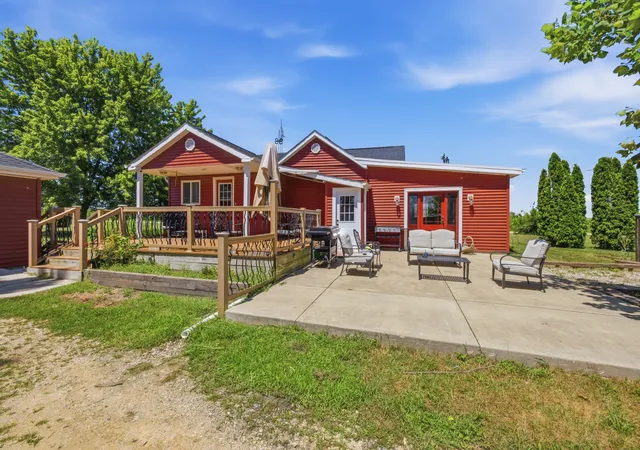 Photo 2 of Single family home for sale at 15825 E Lindenwood Rd, Lindenwood, IL 61049 | MLS# 12760164 | Listing updated on 2026-09-21